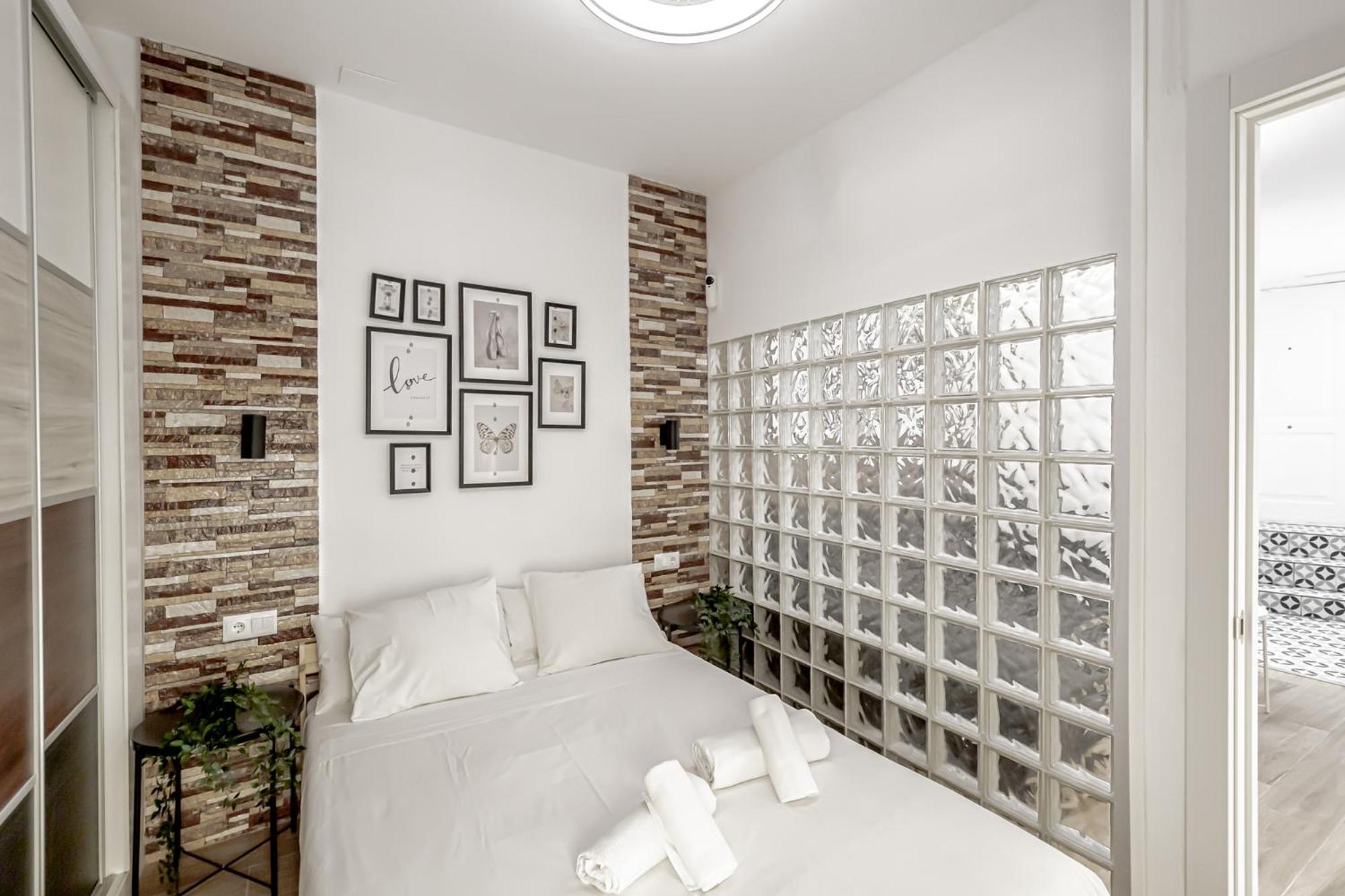 Apartamentos Franco Rodriguez Madrid Exteriör bild